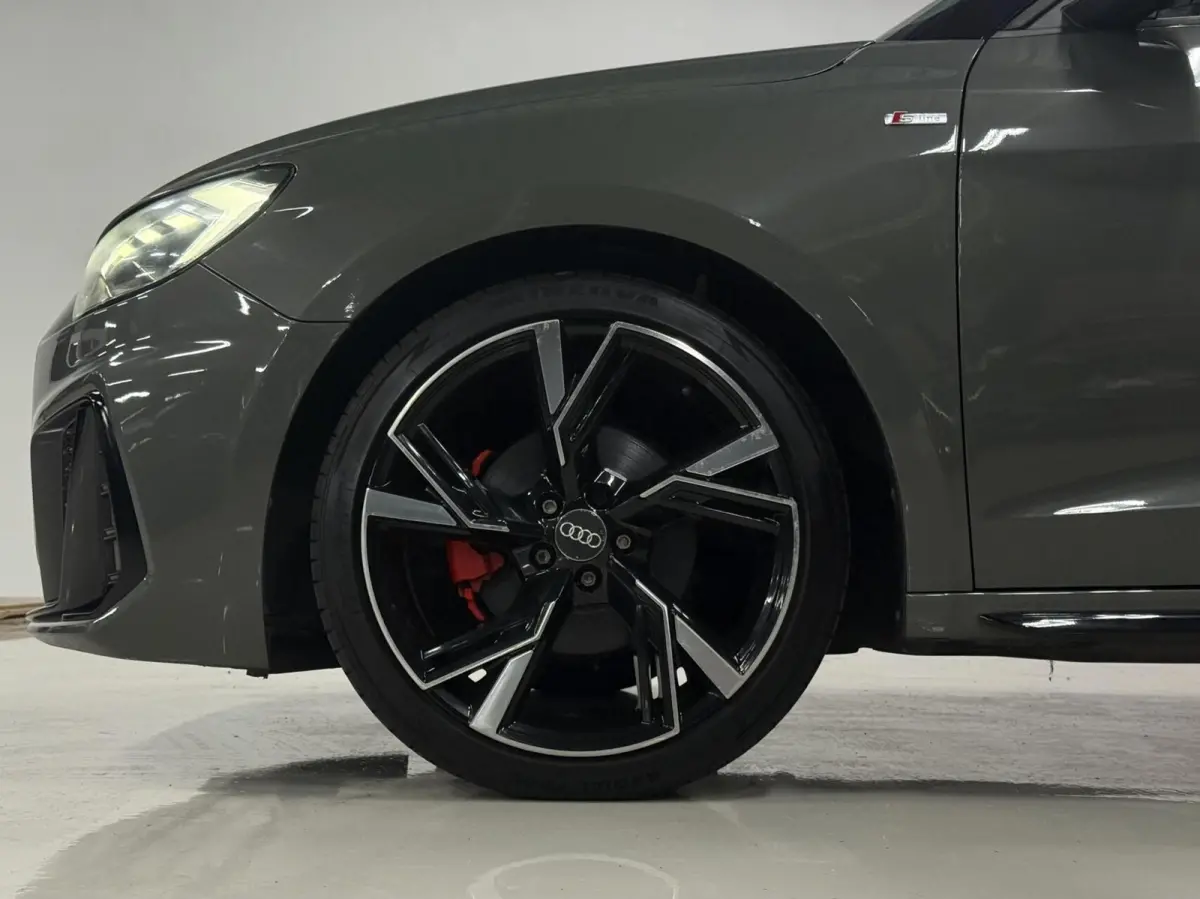 30 TFSI | 3x S-Line | CarPlay | Led | PDC