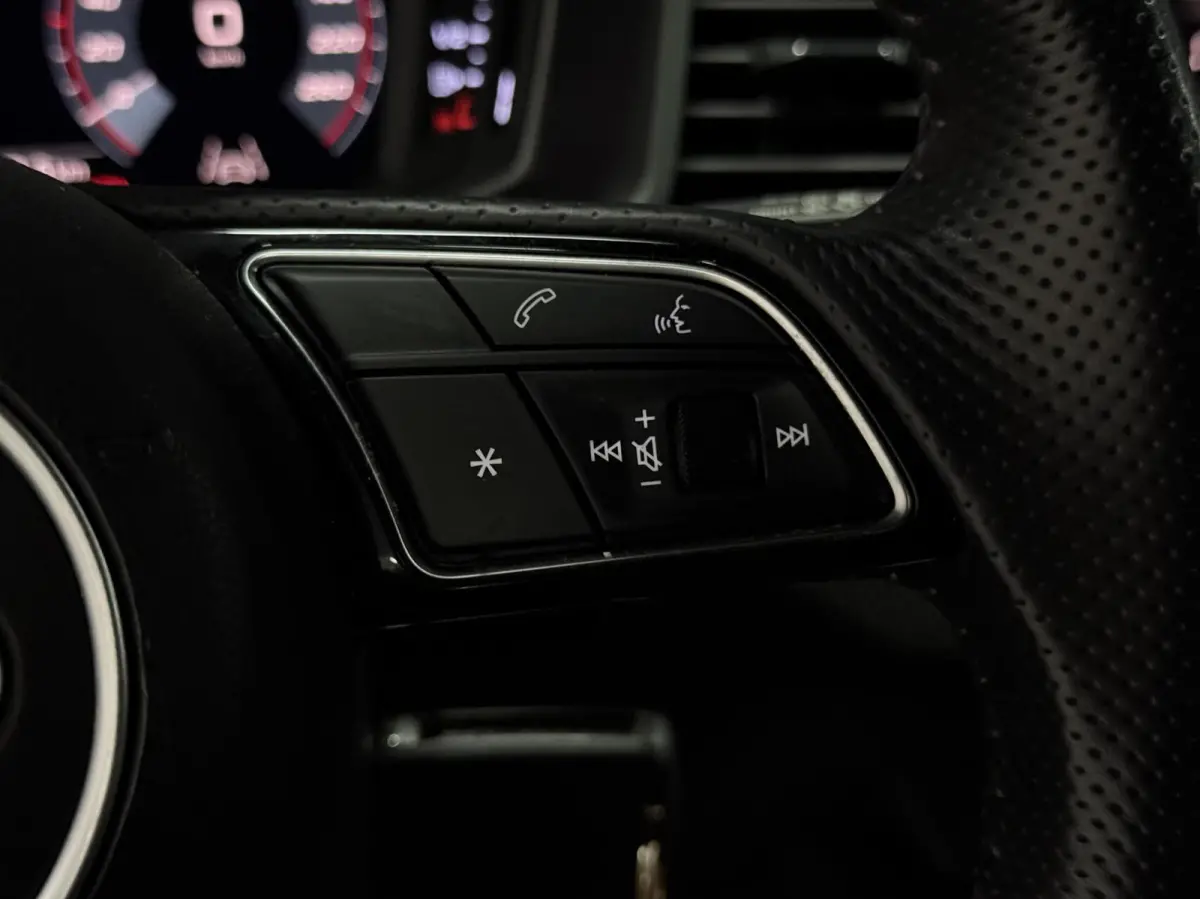 30 TFSI | 3x S-Line | CarPlay | Led | PDC