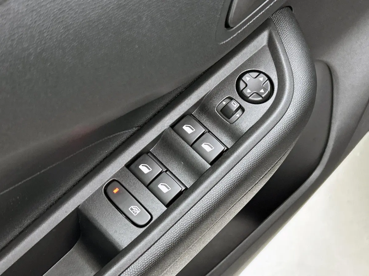 1.2 110pk Turbo Hybrid Edition | Nieuw Model | Camera | AppleCarplay/AndroidAuto | Draadloze Oplader | Airco | Cruise Control |