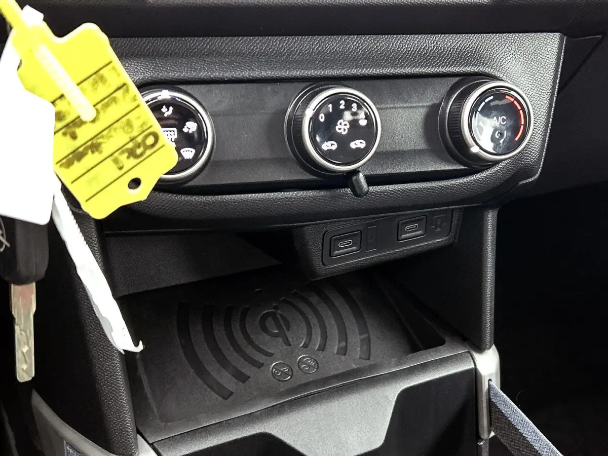 1.2 110pk Turbo Hybrid Edition | Nieuw Model | Camera | AppleCarplay/AndroidAuto | Draadloze Oplader | Airco | Cruise Control |