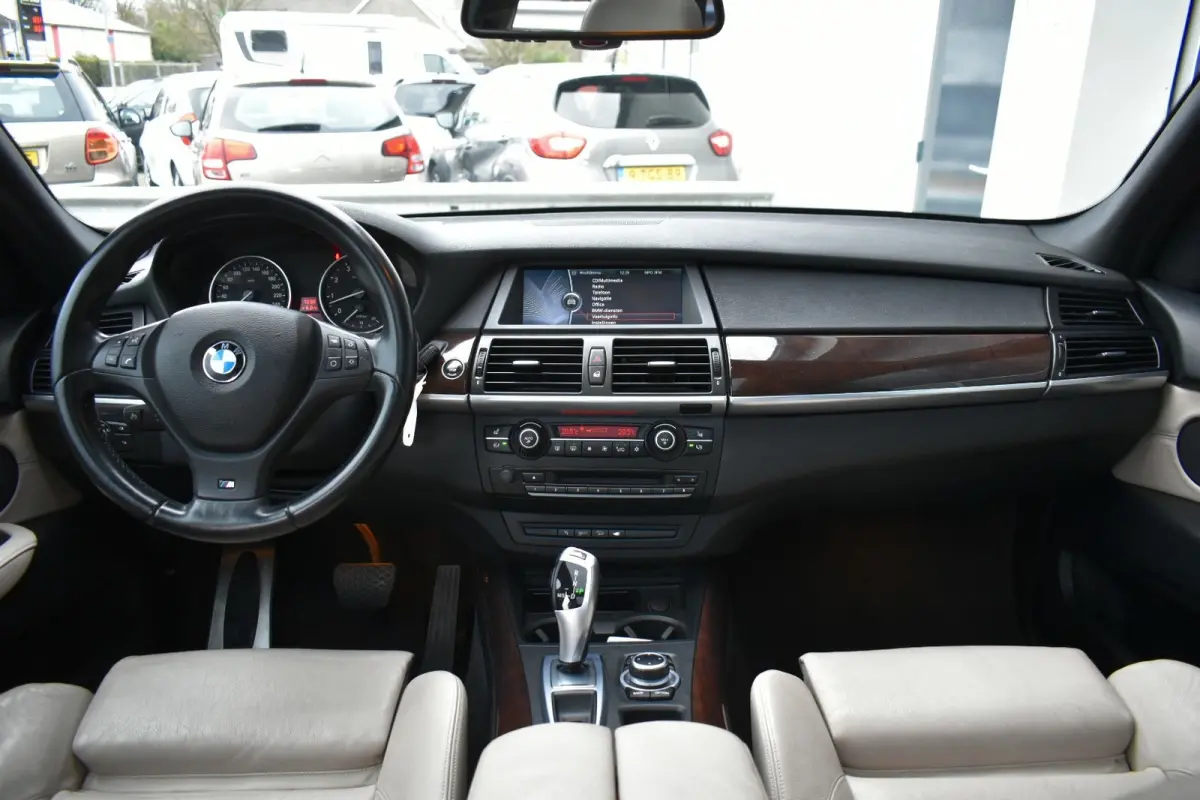 XDrive35i High Executive M Sport