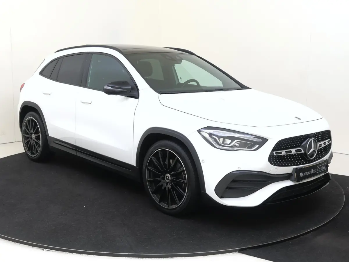 200 AMG Line Nightpakket/ Panoramadak / 20 inch/ CarPlay/