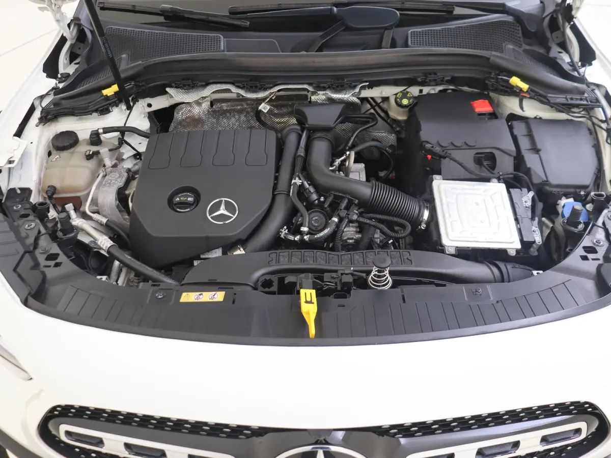 200 AMG Line Nightpakket/ Panoramadak / 20 inch/ CarPlay/