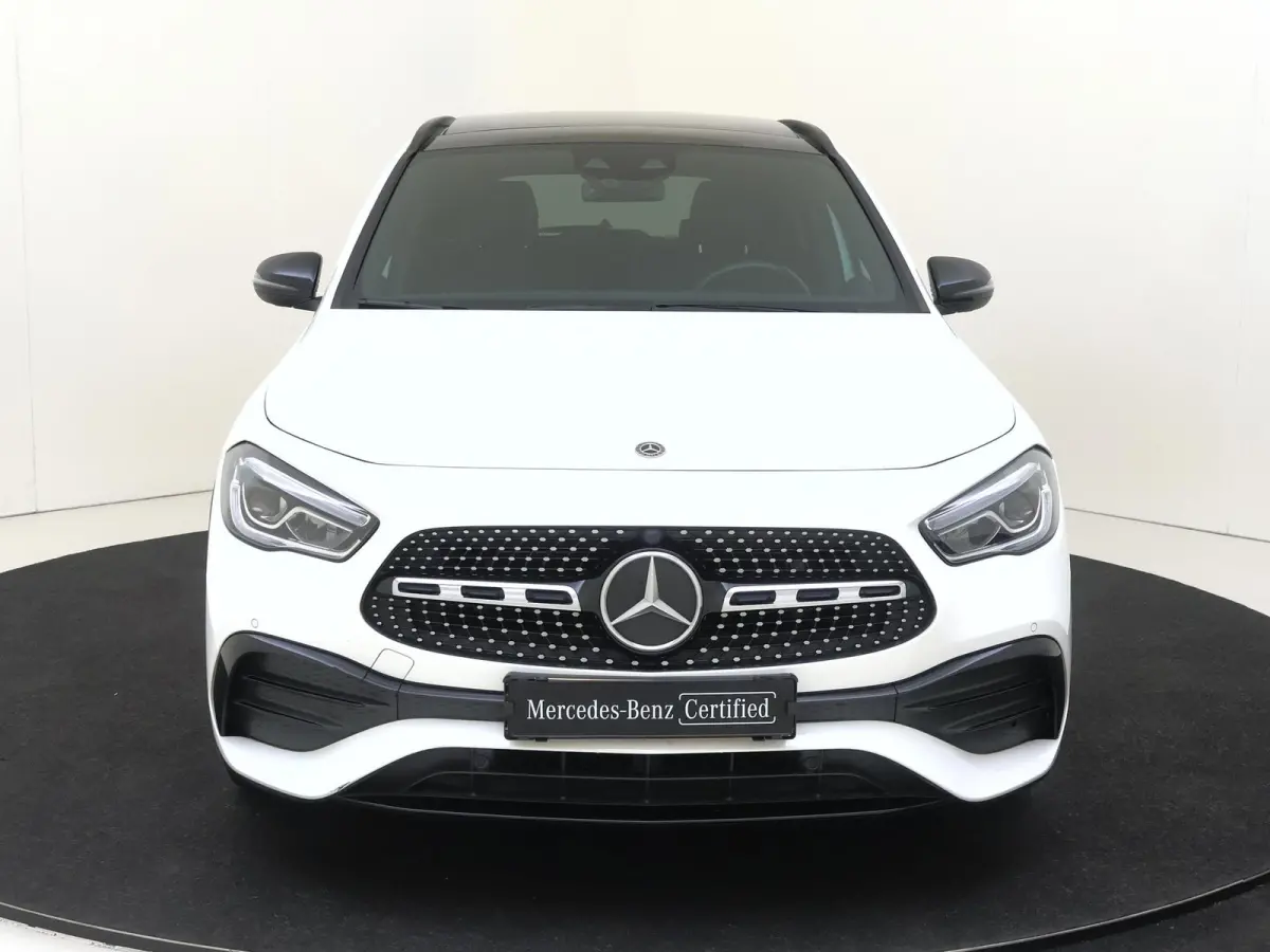 200 AMG Line Nightpakket/ Panoramadak / 20 inch/ CarPlay/