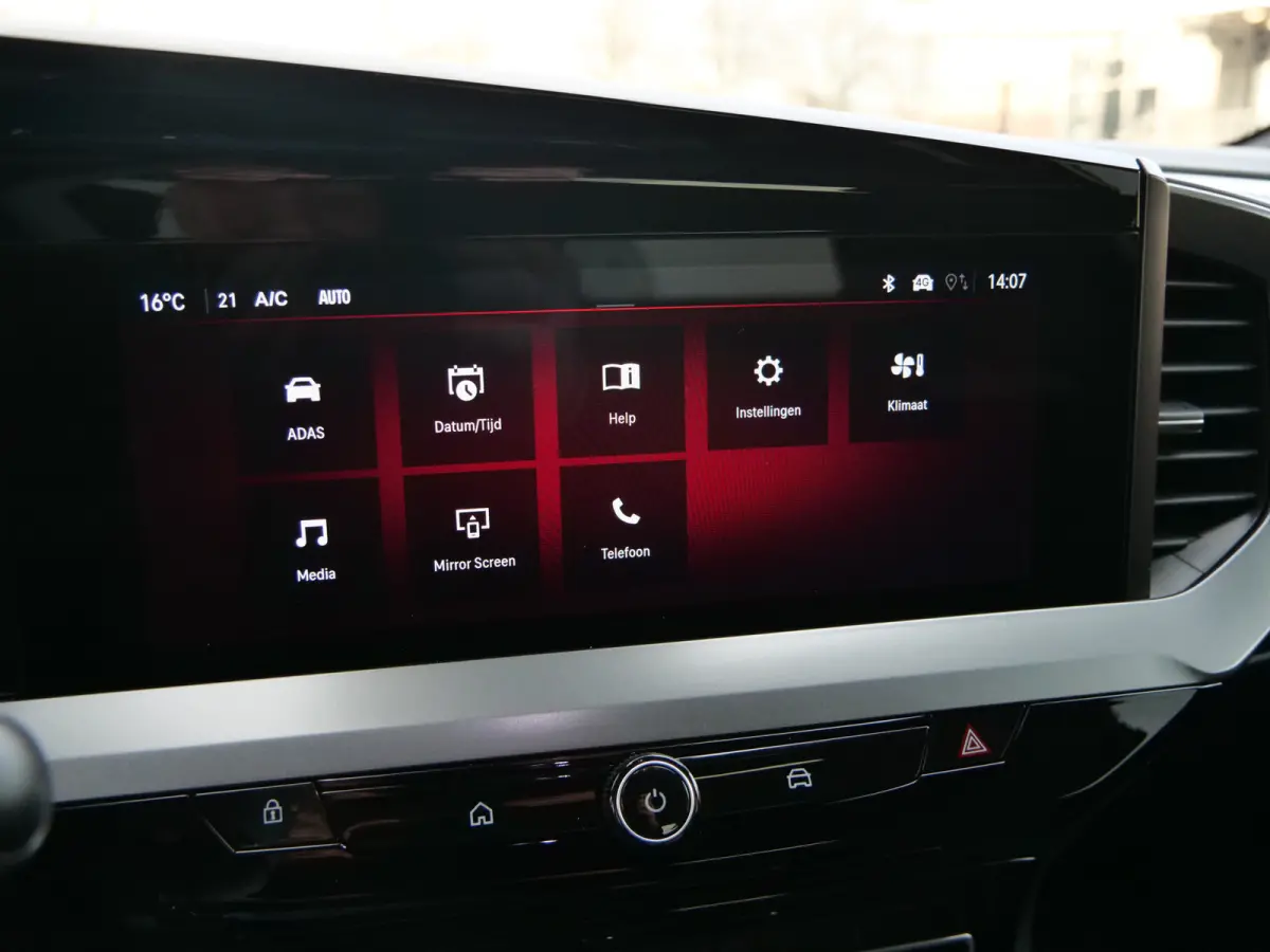 1.2 Turbo Ultimate 130 Pk Automaat Camera / DAB / Apple Carplay / Stoelverwarming / Massage stoel