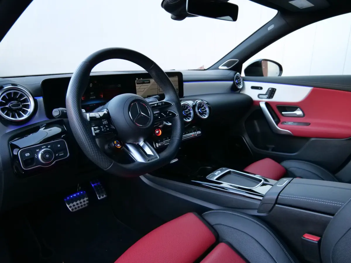 AMG 35 4MATIC 306 Pk Automaat Camera / DAB / Navigatie / Stoelverwarming
