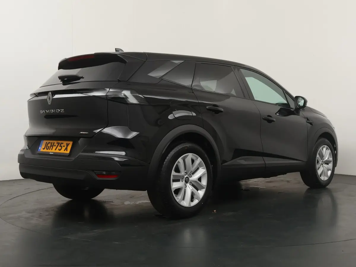 evolution full hybrid E-Tech 145 | Navigatie | Parkeersensoren voor + achter |