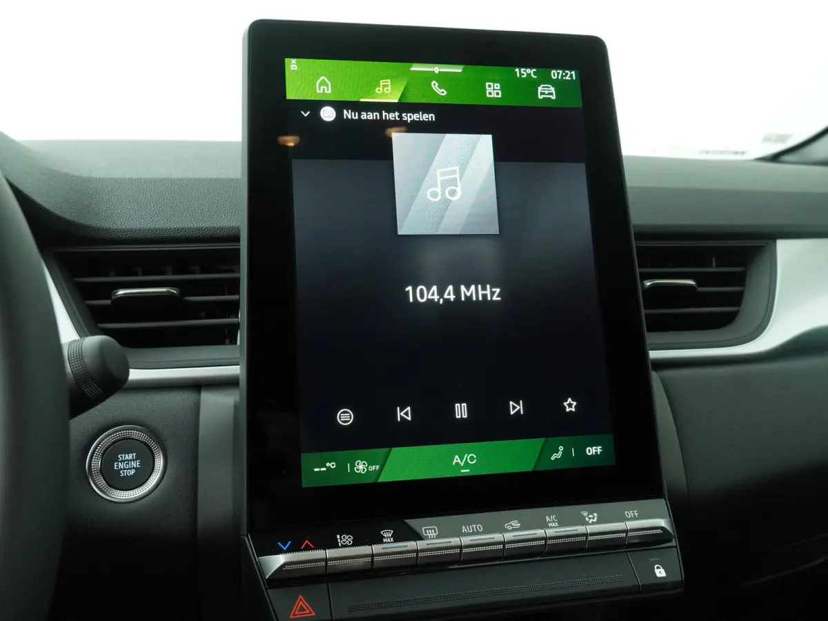 evolution full hybrid E-Tech 145 | Navigatie | Parkeersensoren voor + achter |