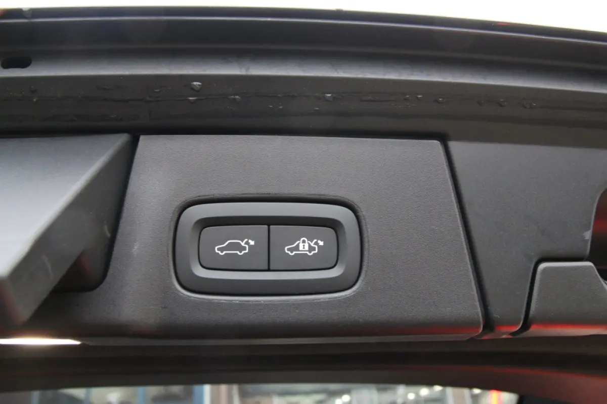 2.0 T8 AWD Inscription
