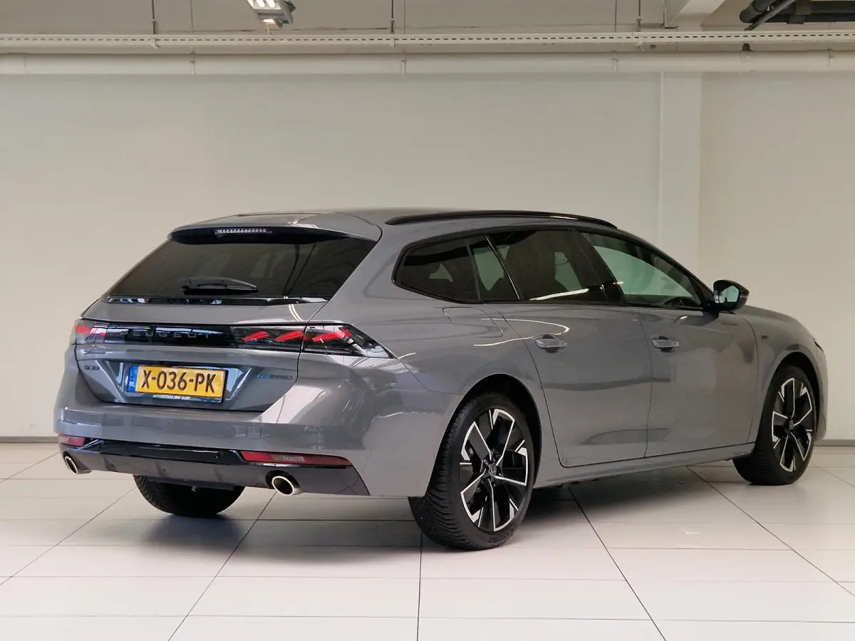 1.6 HYbrid 180 GT 7,4 kW boordlader | Alcantara | Navigatie | Stoelverwarming | Achteruitrijcamera | Adaptive Cruise Control | AGR stoelen