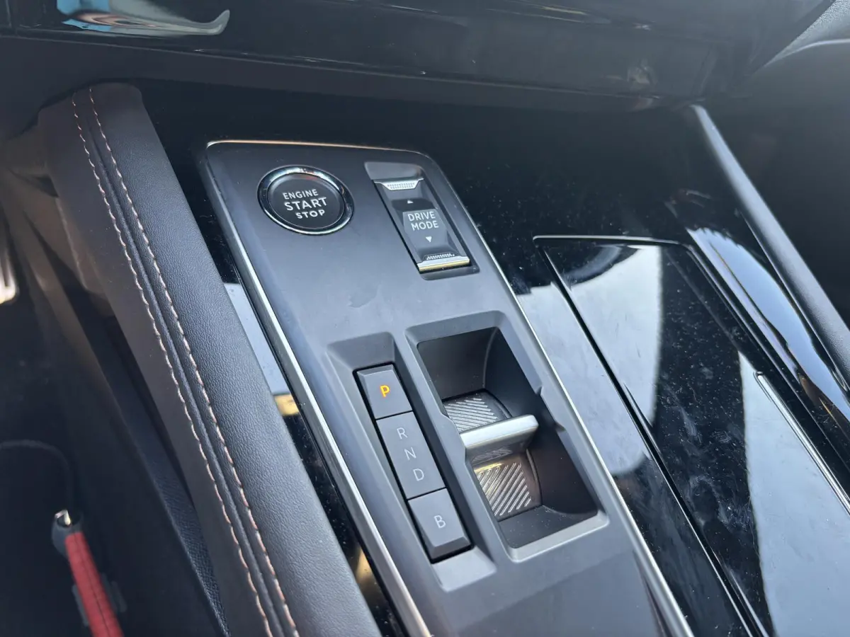 1.6 HYbrid 180 GT 7,4 kW boordlader | Alcantara | Navigatie | Stoelverwarming | Achteruitrijcamera | Adaptive Cruise Control | AGR stoelen