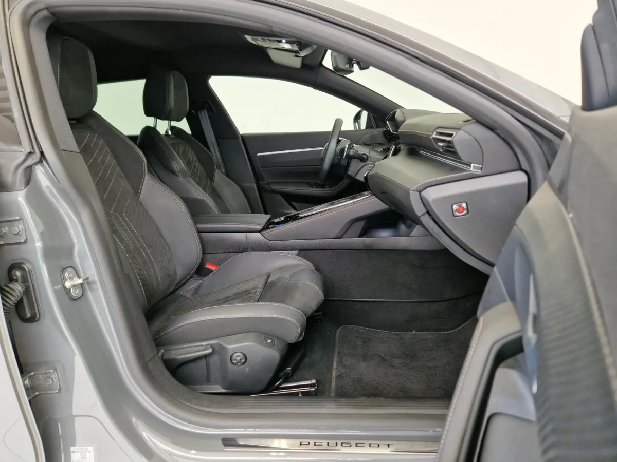 1.6 HYbrid 180 GT 7,4 kW boordlader | Alcantara | Navigatie | Stoelverwarming | Achteruitrijcamera | Adaptive Cruise Control | AGR stoelen