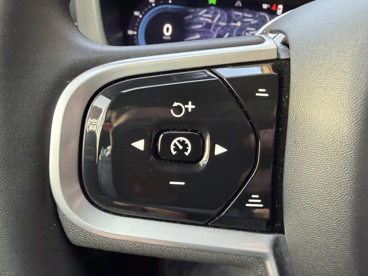 2.0 Recharge T6 AWD R-Design Facelift Luchtvering Panorama dak