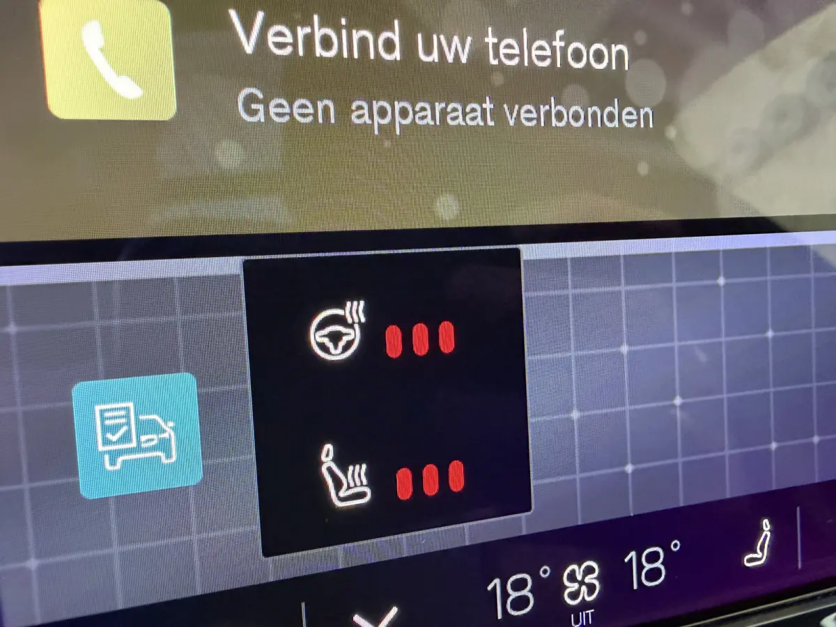 2.0 Recharge T6 AWD R-Design Facelift Luchtvering Panorama dak