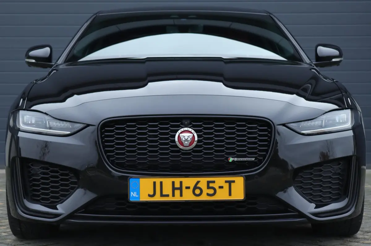 2.0 P250 HSE / Digitaal display / Carplay / Camera