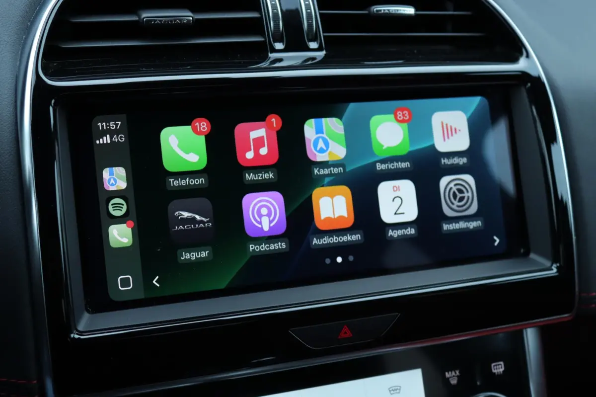 2.0 P250 HSE / Digitaal display / Carplay / Camera