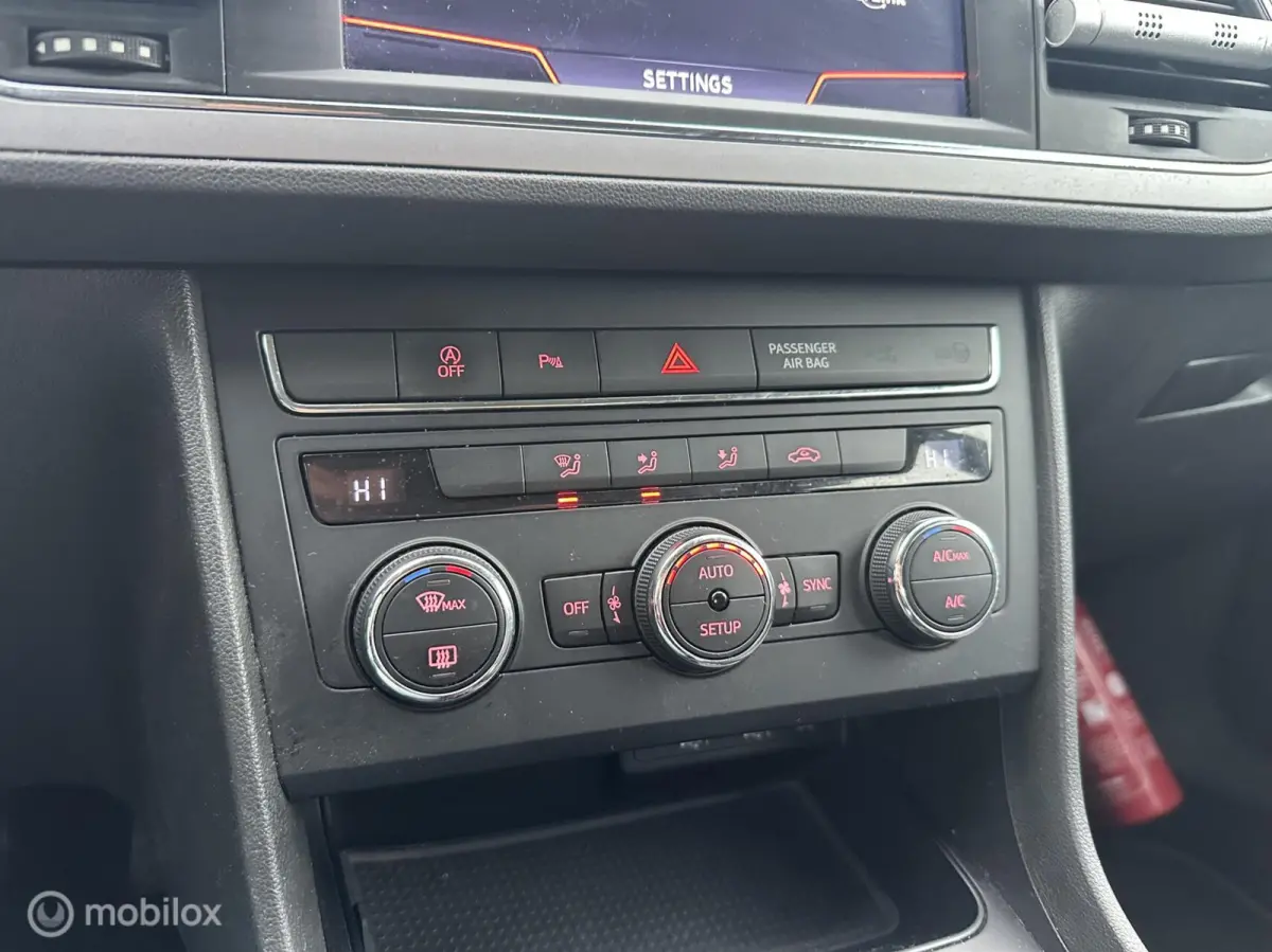 1.0 EcoTSI Style Automaat Navi Clima Cruise!