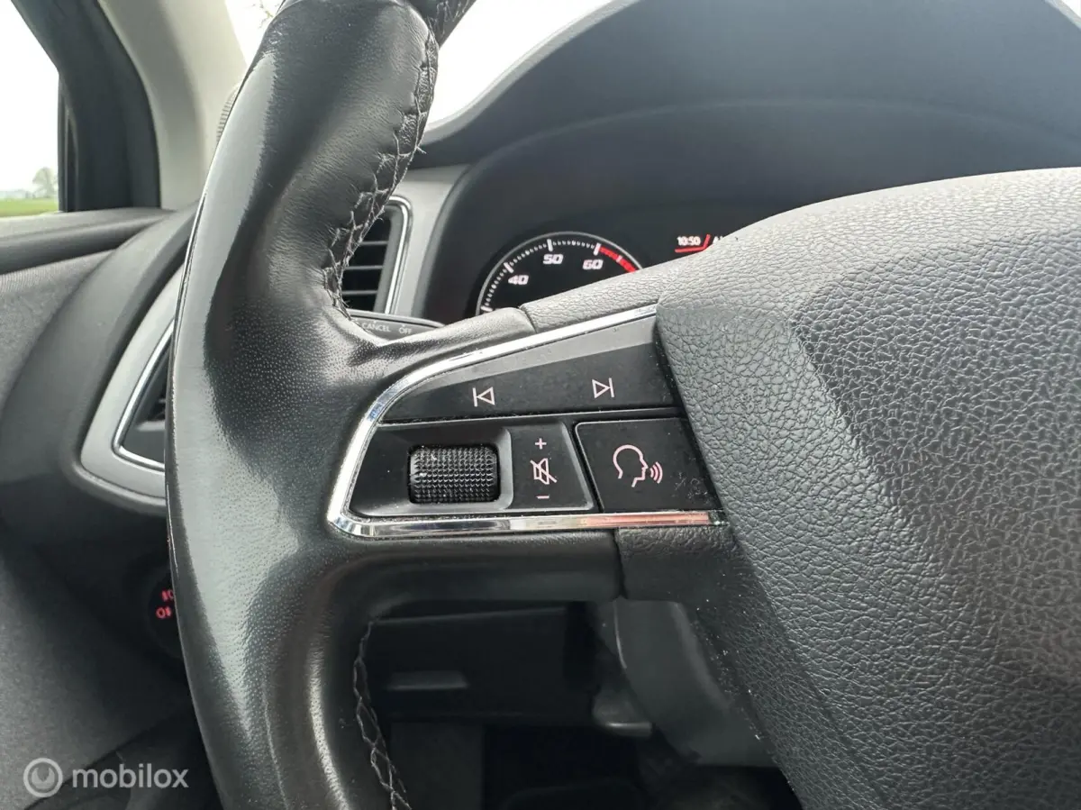 1.0 EcoTSI Style Automaat Navi Clima Cruise!