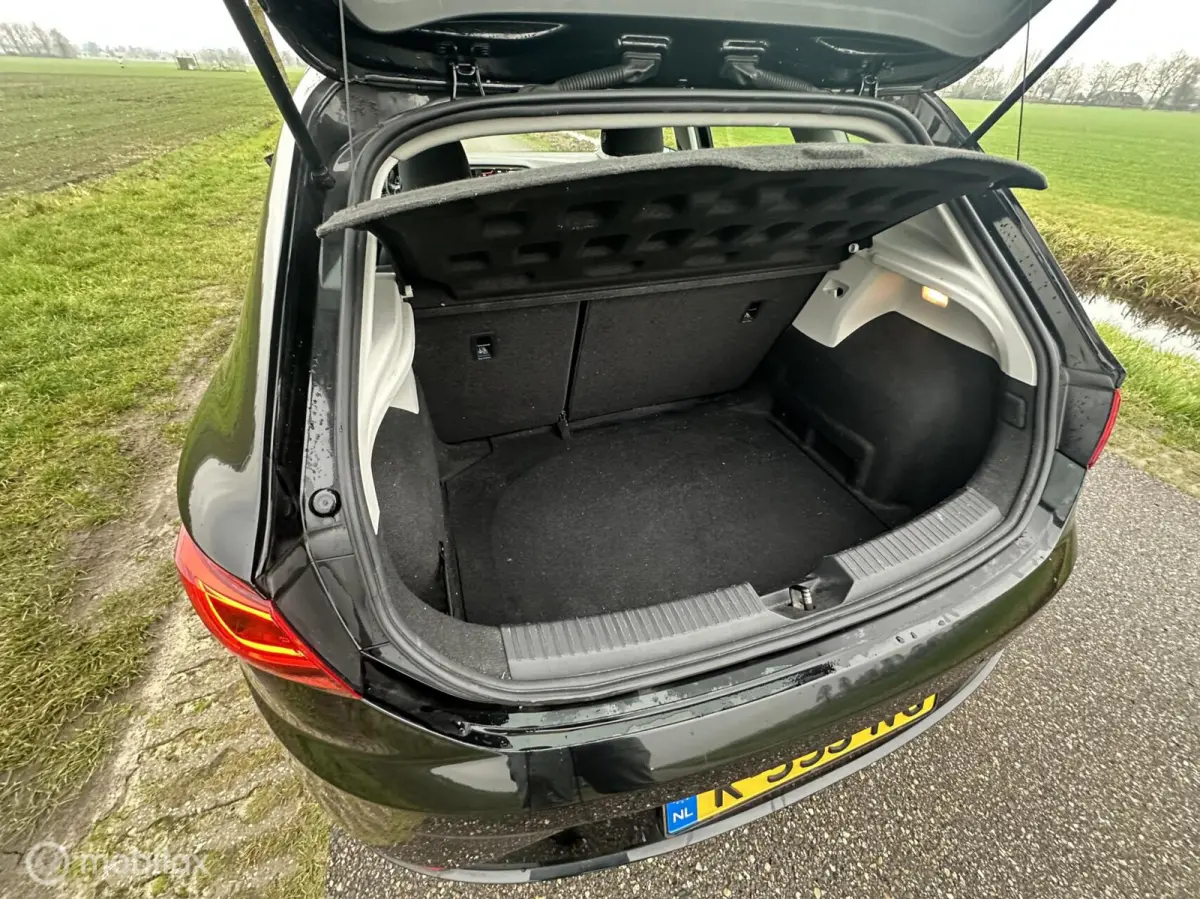 1.0 EcoTSI Style Automaat Navi Clima Cruise!