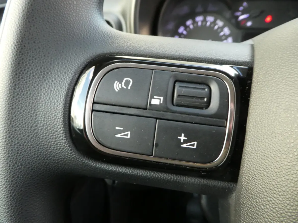 1.2 Turbo cool 3 zits camera apple carplay