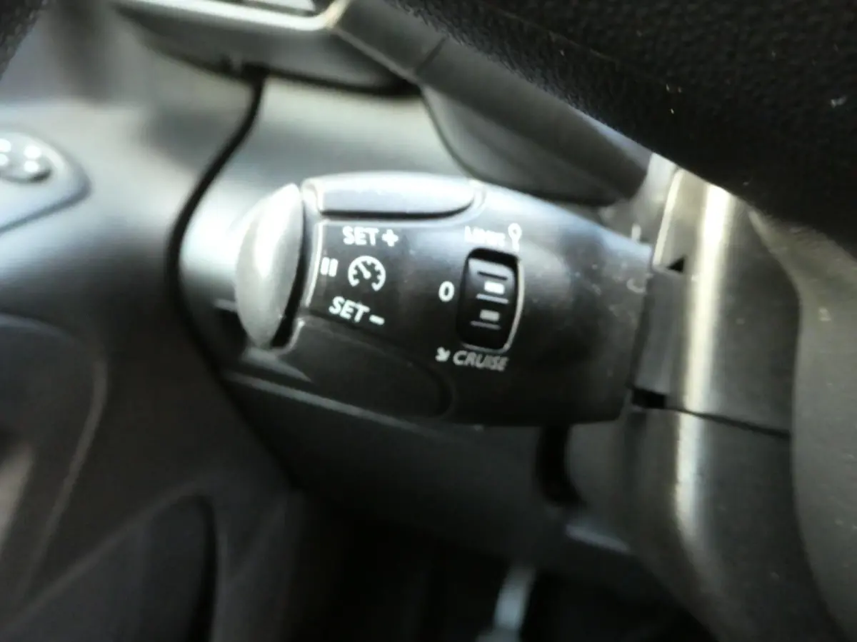 1.2 Turbo cool 3 zits camera apple carplay