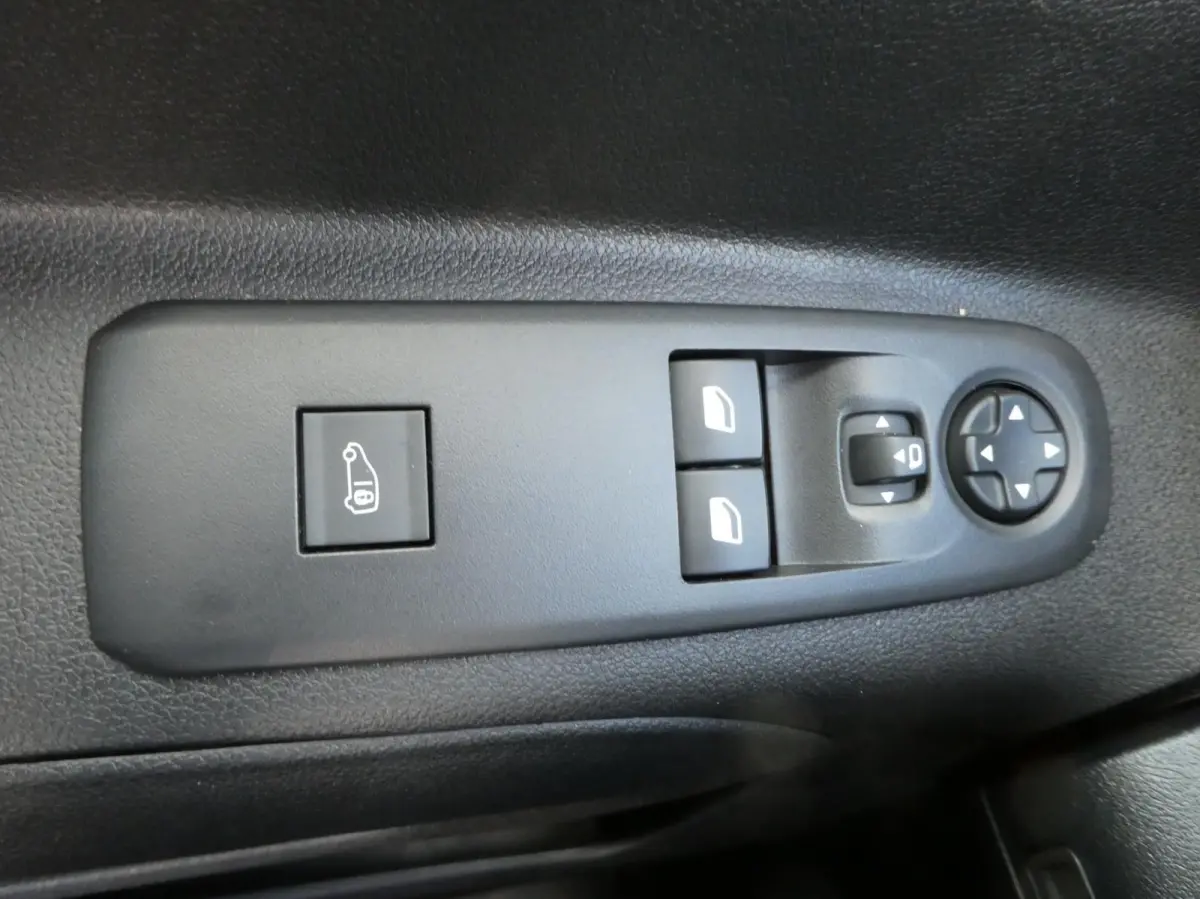 1.2 Turbo cool 3 zits camera apple carplay