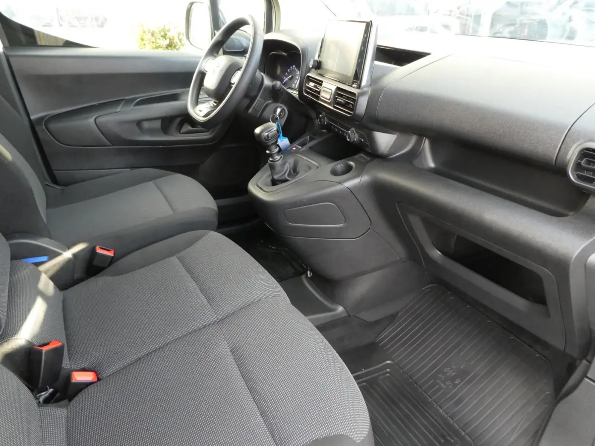 1.2 Turbo cool 3 zits camera apple carplay