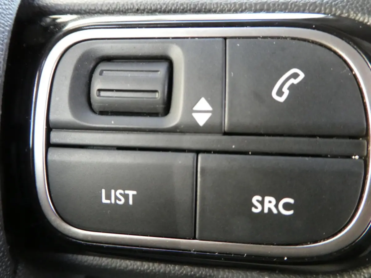 1.2 Turbo cool 3 zits camera apple carplay