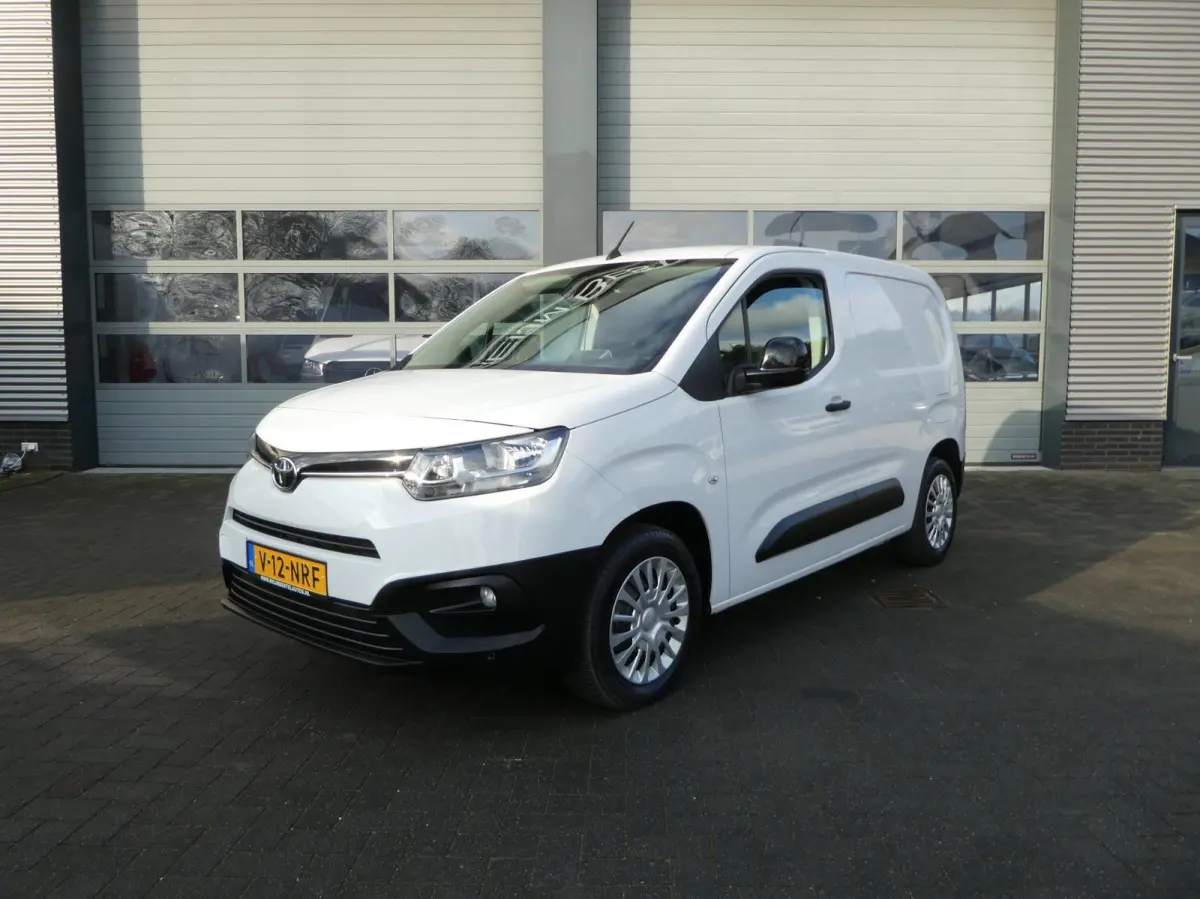 Toyota Proace City 2024 Benzine Handgeschakeld leasen