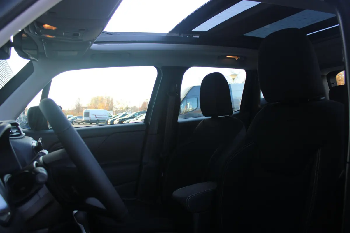 1.5T 140PK e-Hybrid | PANORAMISCH SCHUIF/KANTEL DAK | DRAADLOZE APPLE CARPLAY/ANDROID AUTO | FULL LED KOPLAMPEN | DODEHOEK DETECTIE | ADAPTIVE CRUISE CONTROL | LICHTMETALEN VELGEN 17" | ACHT
