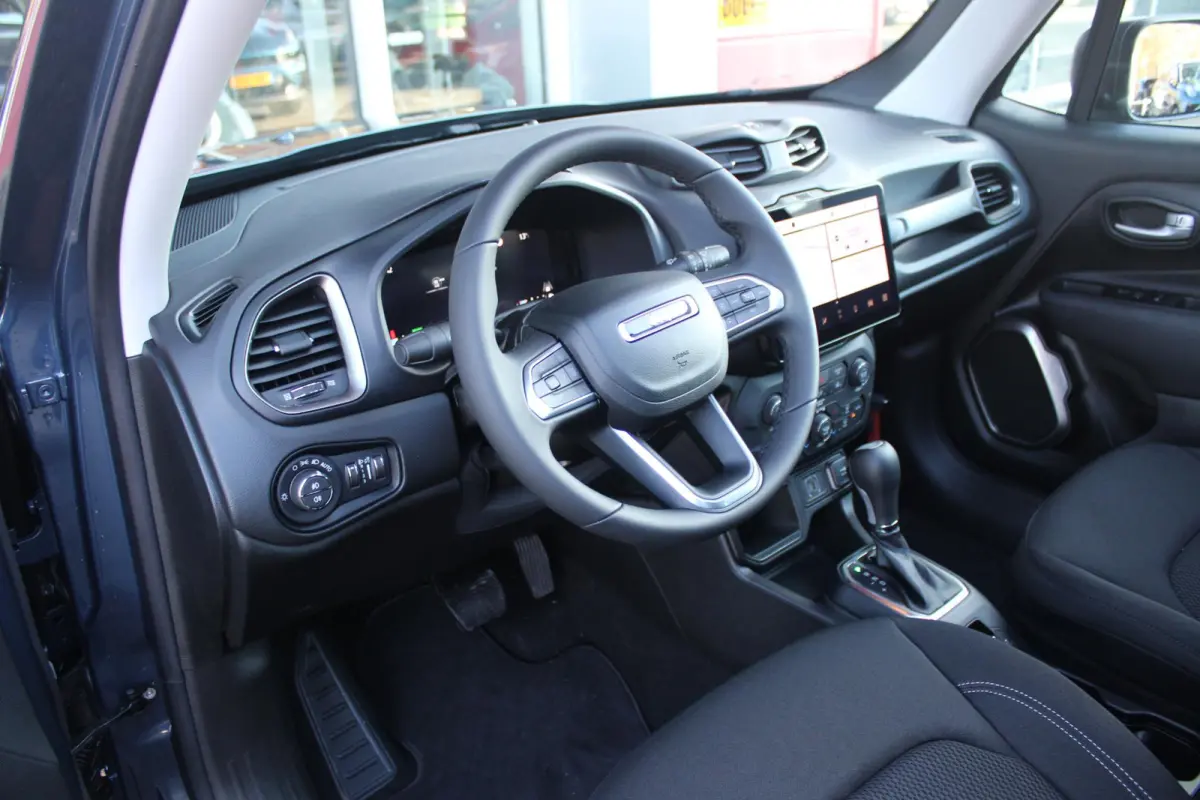 1.5T 140PK e-Hybrid | PANORAMISCH SCHUIF/KANTEL DAK | DRAADLOZE APPLE CARPLAY/ANDROID AUTO | FULL LED KOPLAMPEN | DODEHOEK DETECTIE | ADAPTIVE CRUISE CONTROL | LICHTMETALEN VELGEN 17" | ACHT