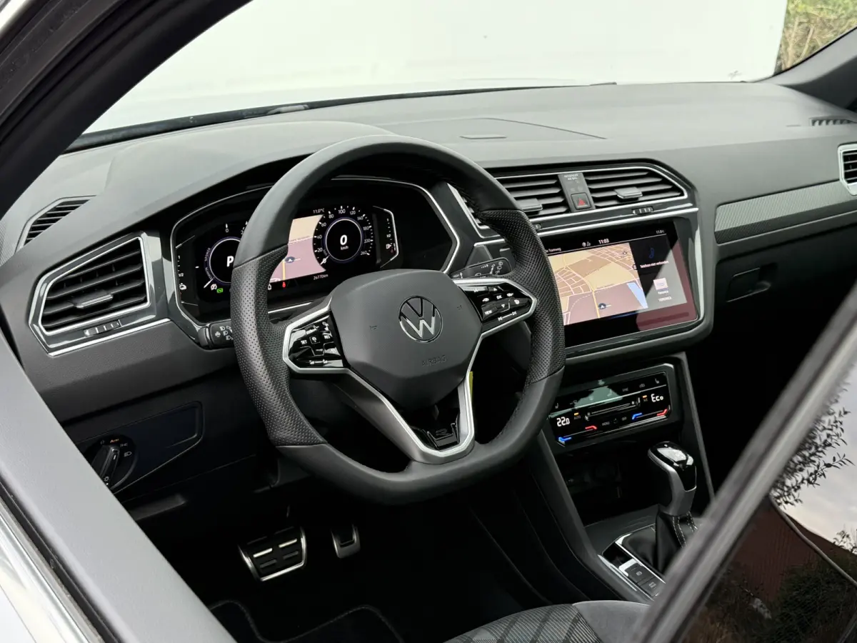 1.4 TSI eHybrid R-Line Bns | Pano | ACC | Matrix LED | Winter Pack | Camera
