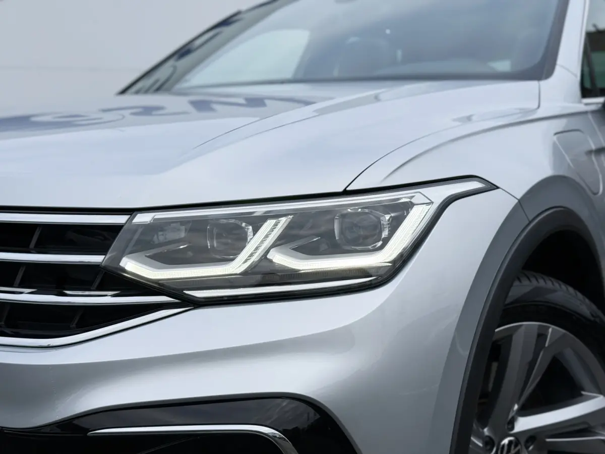 1.4 TSI eHybrid R-Line Bns | Pano | ACC | Matrix LED | Winter Pack | Camera