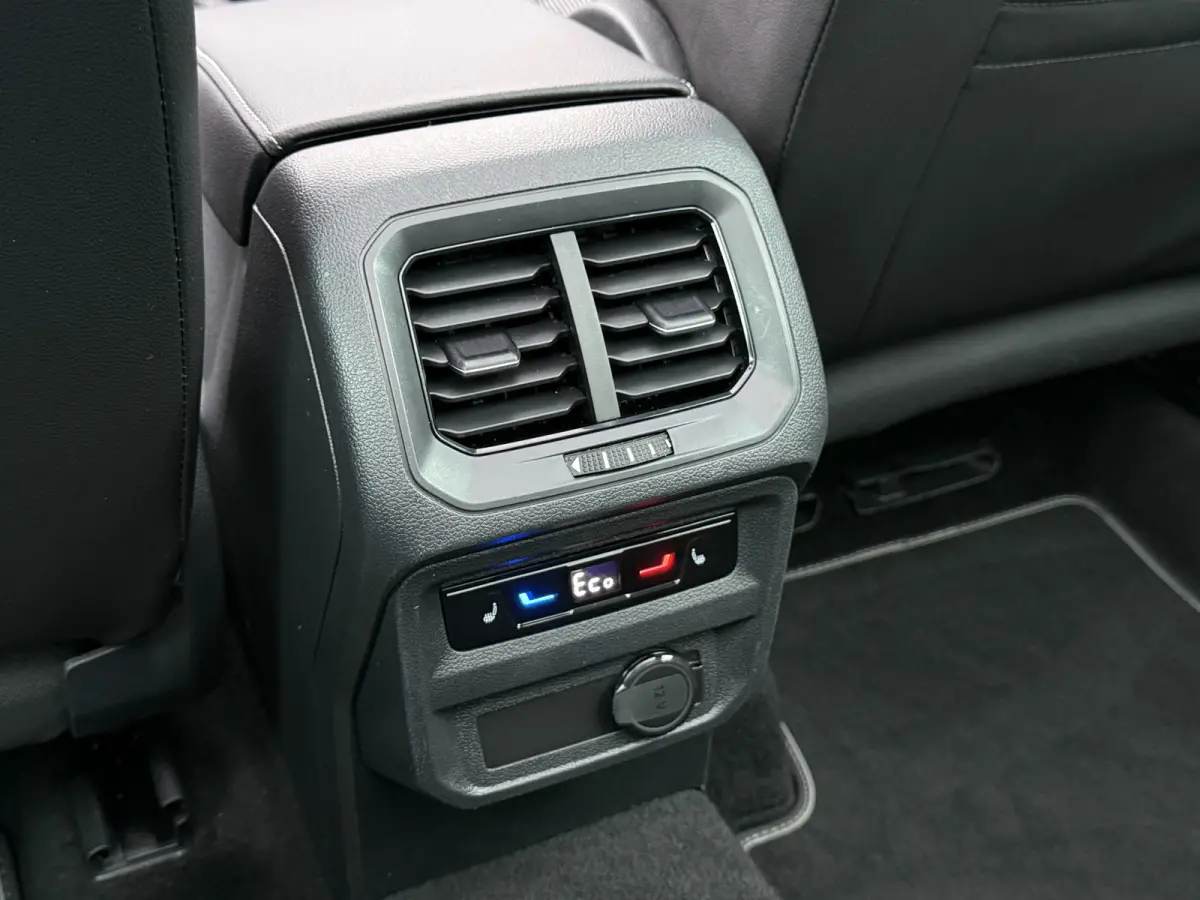 1.4 TSI eHybrid R-Line Bns | Pano | ACC | Matrix LED | Winter Pack | Camera