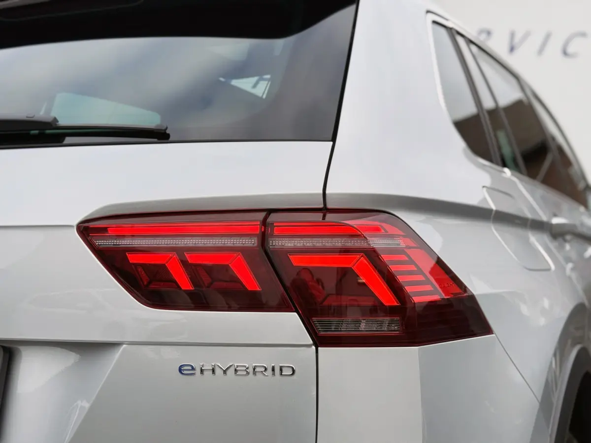 1.4 TSI eHybrid R-Line Bns | Pano | ACC | Matrix LED | Winter Pack | Camera