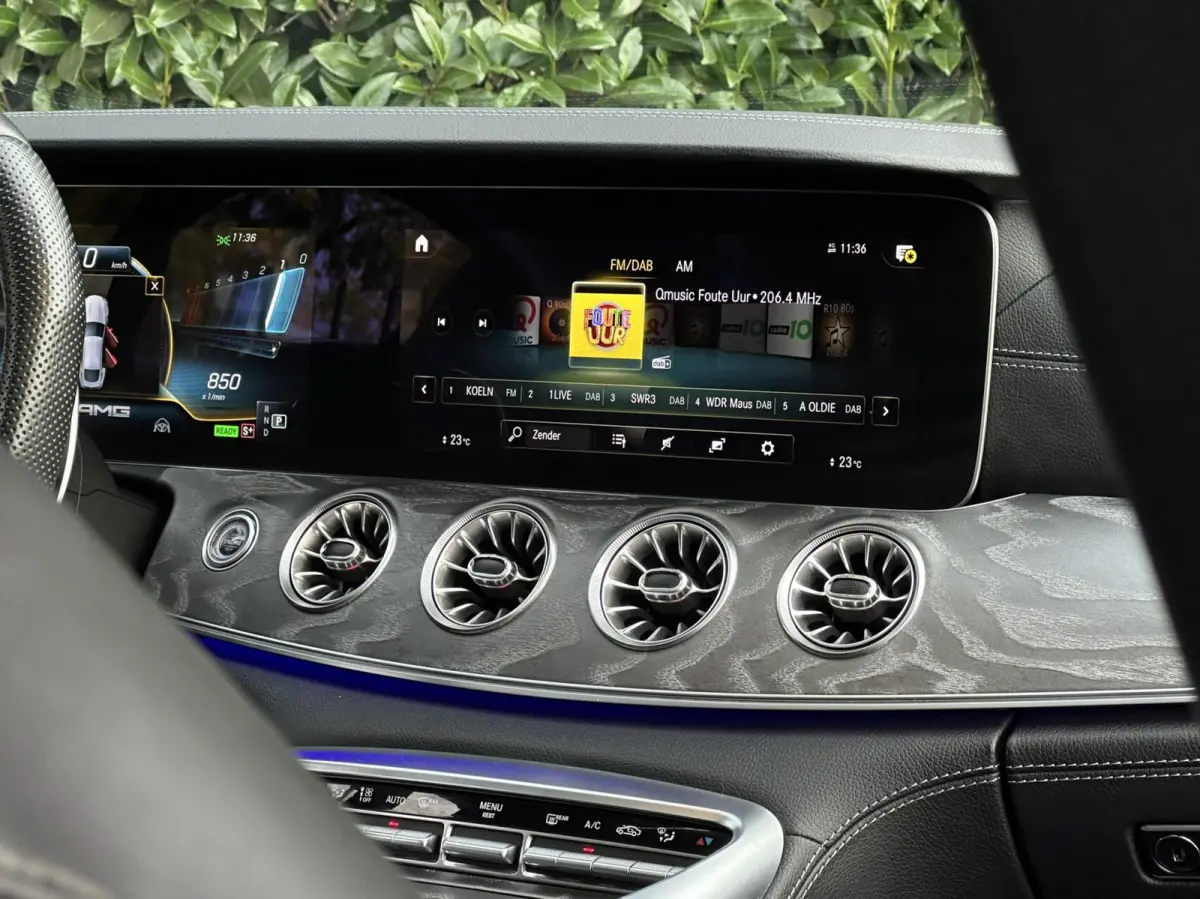 AMG 43 4MATIC+, PANO, BURMESTER, DODEHOEK, LEDER/ALCANTARA, SPORTUITLAAT, STOELVERWARMING/VENTILATIE, LICHTMETAAL 20"