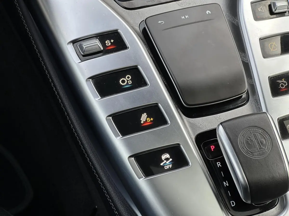 AMG 43 4MATIC+, PANO, BURMESTER, DODEHOEK, LEDER/ALCANTARA, SPORTUITLAAT, STOELVERWARMING/VENTILATIE, LICHTMETAAL 20"