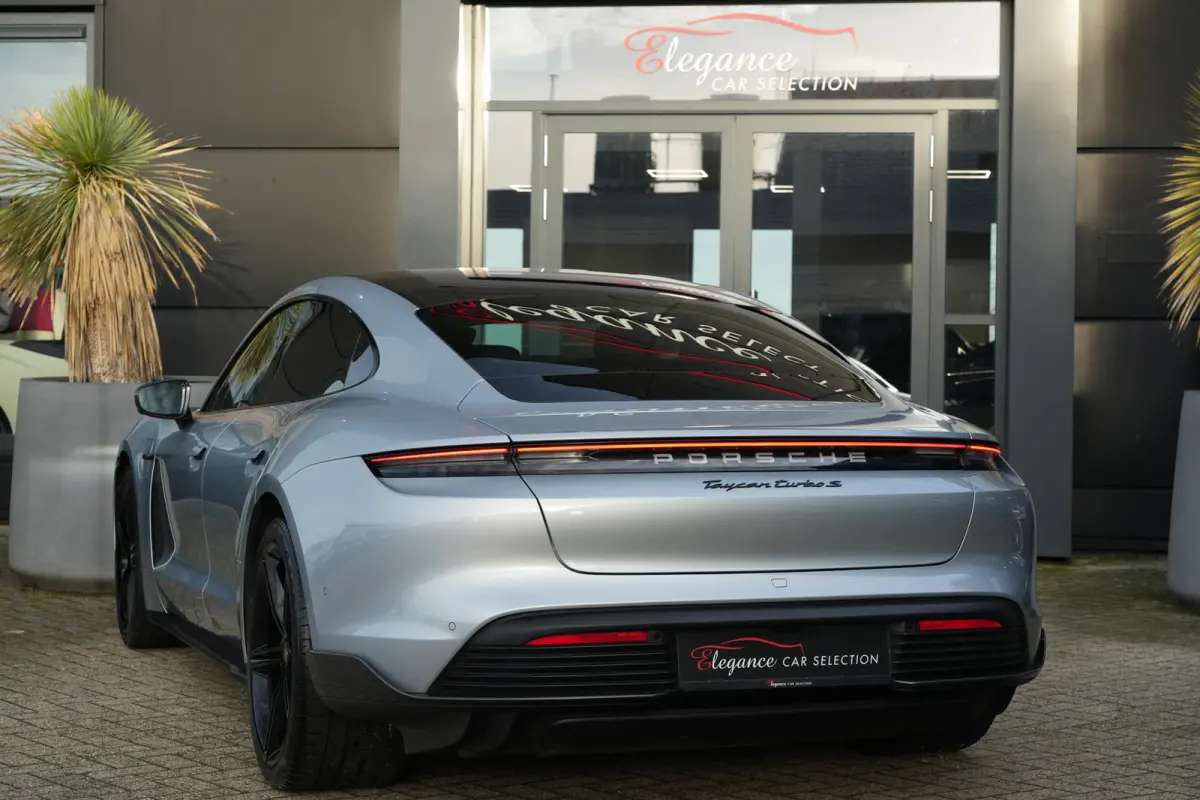 Turbo S 761pk SOH 91% Panoramadak/Burmester/Carbon