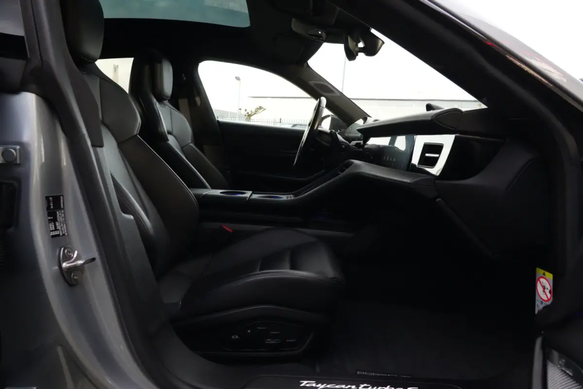 Turbo S 761pk SOH 91% Panoramadak/Burmester/Carbon
