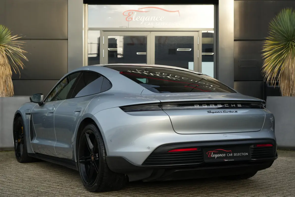 Turbo S 761pk SOH 91% Panoramadak/Burmester/Carbon