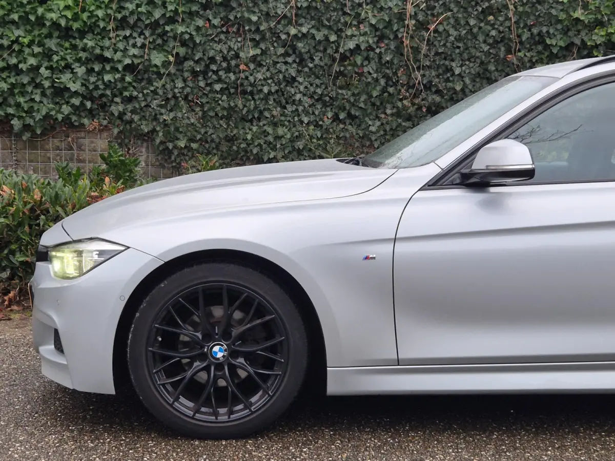 320i M Sport Edition Apple CarPlay dig.cluster Camera Breedset M velgen NAP Rijklaar 320i M Sport Edition