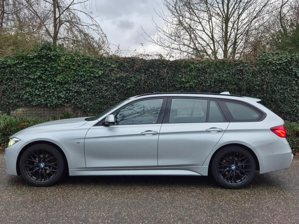 320i M Sport Edition Apple CarPlay dig.cluster Camera Breedset M velgen NAP Rijklaar 320i M Sport Edition
