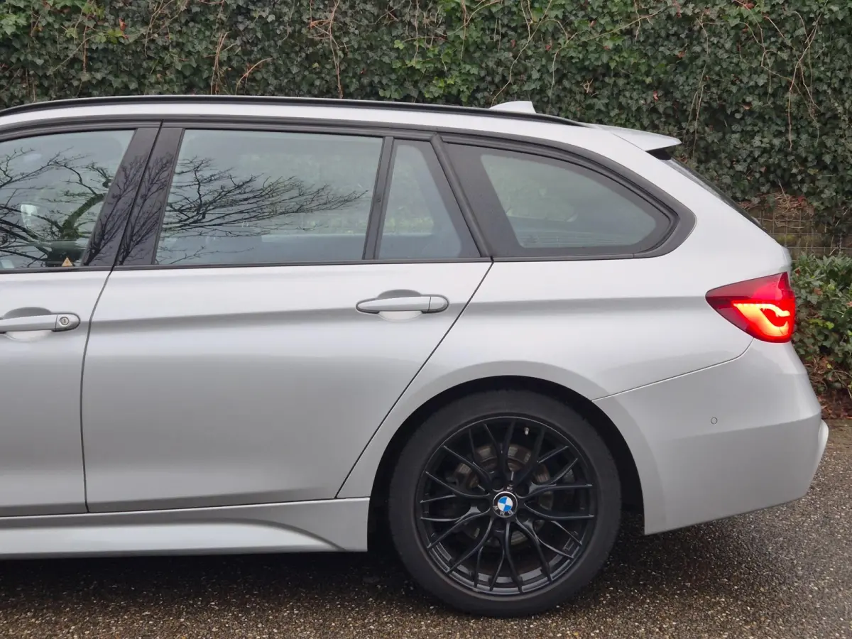 320i M Sport Edition Apple CarPlay dig.cluster Camera Breedset M velgen NAP Rijklaar 320i M Sport Edition