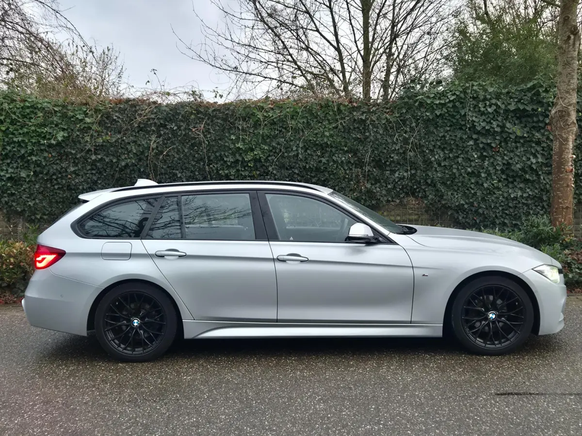 320i M Sport Edition Apple CarPlay dig.cluster Camera Breedset M velgen NAP Rijklaar 320i M Sport Edition