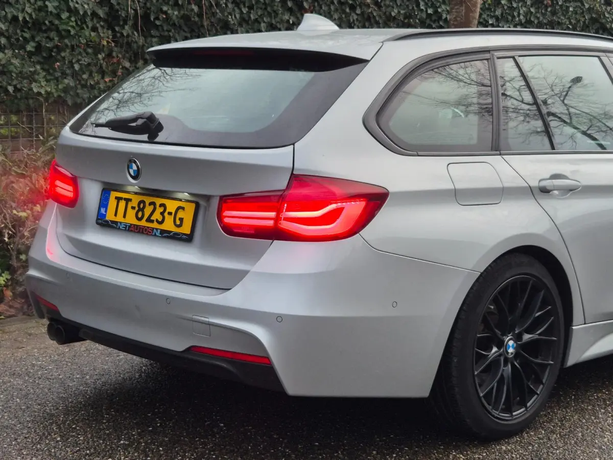 320i M Sport Edition Apple CarPlay dig.cluster Camera Breedset M velgen NAP Rijklaar 320i M Sport Edition