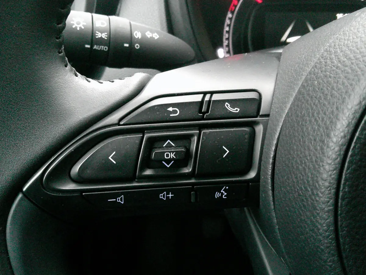 1.0 VVT-i MT Play