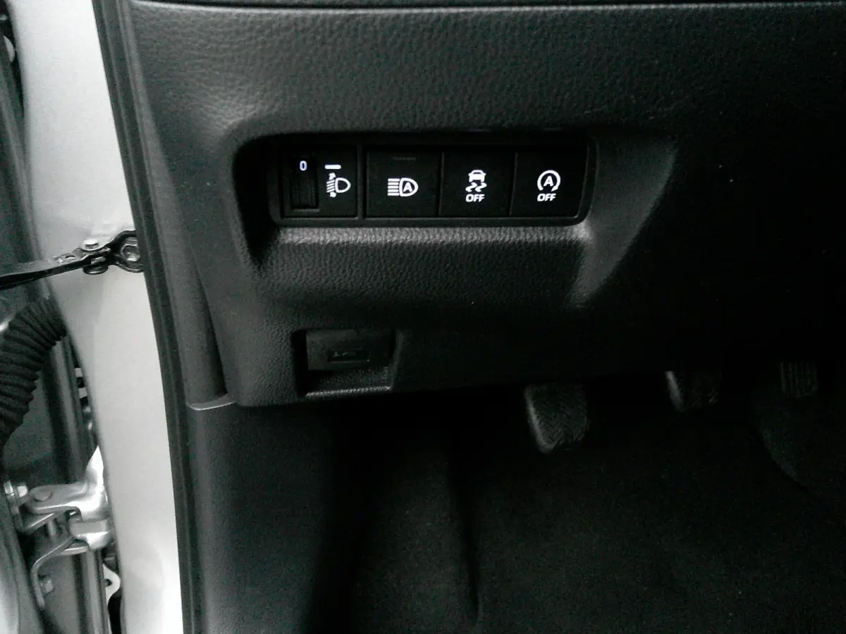 1.0 VVT-i MT Play