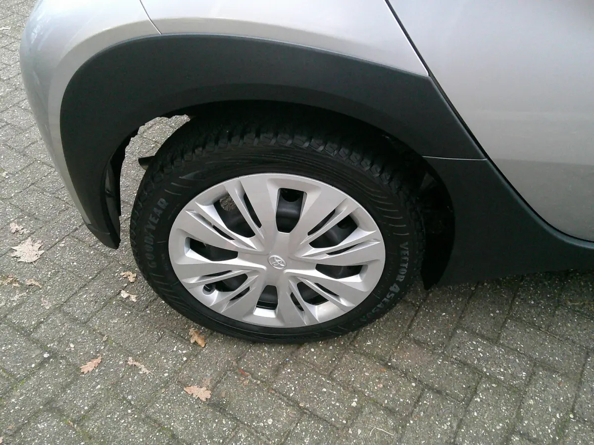 1.0 VVT-i MT Play