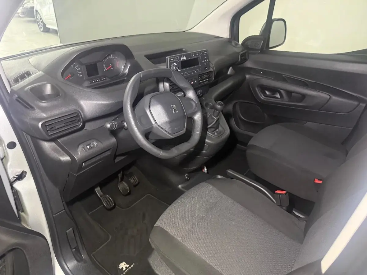 1.5 BlueHDi L1 l AIRCO l TREKHAAK l NAP 30.000 KM