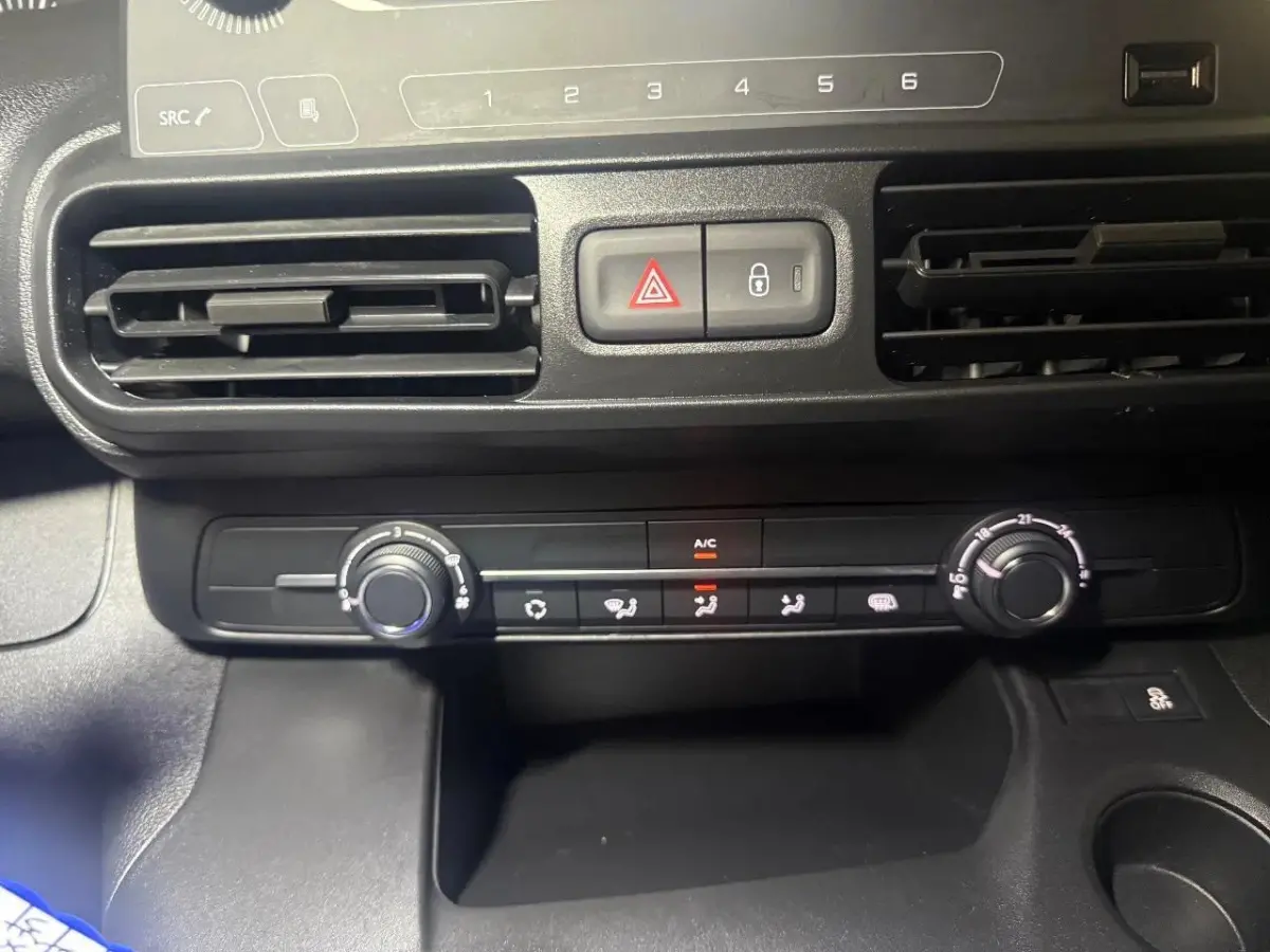 1.5 BlueHDi L1 l AIRCO l TREKHAAK l NAP 30.000 KM
